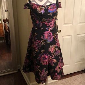 New!! Adrianna Papell dress